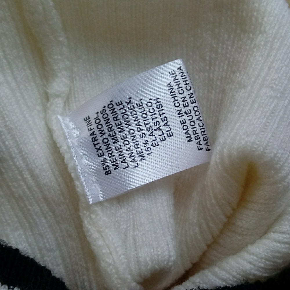Minnie Rose cut out sweater - Picture 6 of 6